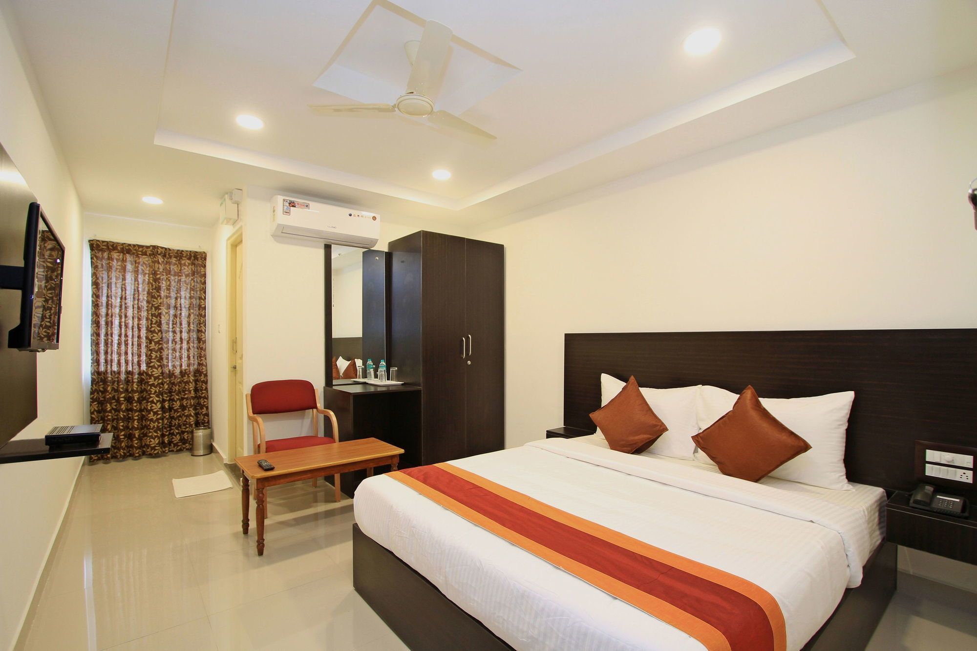 Hotel Oyo 4733 Champion Residency Bangalore Esterno foto